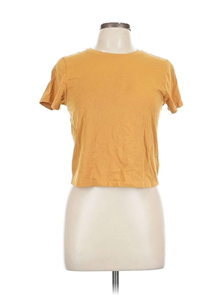Pre-owned Old Navy Short Sleeve T-shirt In Gold