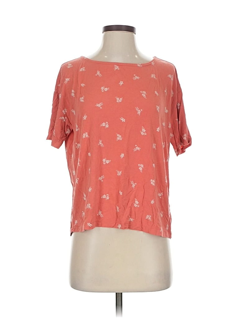 Click to view more detailed imagery on our partner's website Pre-owned Old Navy Short Sleeve Top Orange Scoop Neck Tops