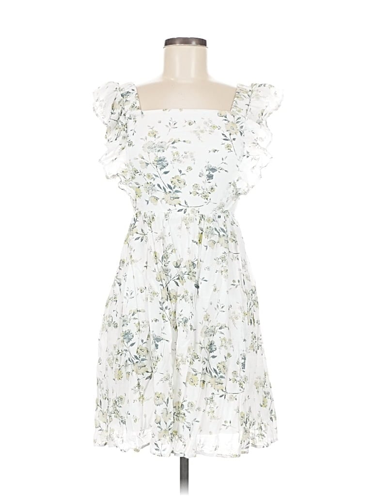 Click to view more detailed imagery on our partner's website Pre-owned Wallflower Casual Dress In White