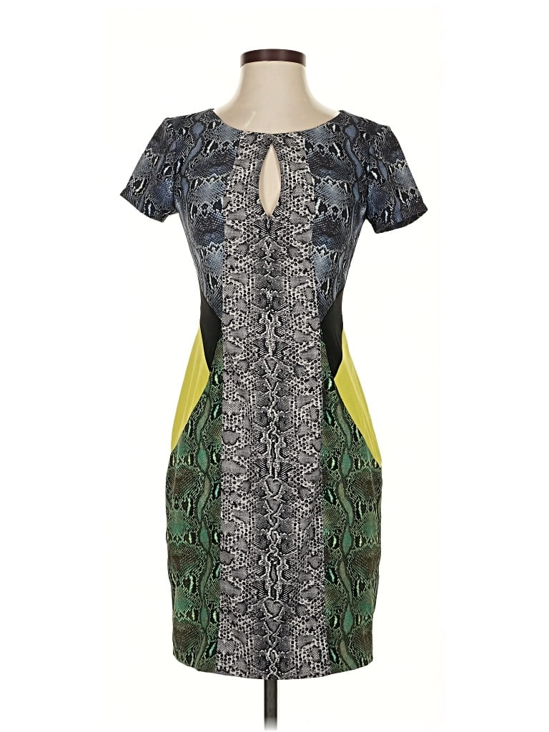 Pre-owned Bcbgmaxazria Cocktail Dress In Green