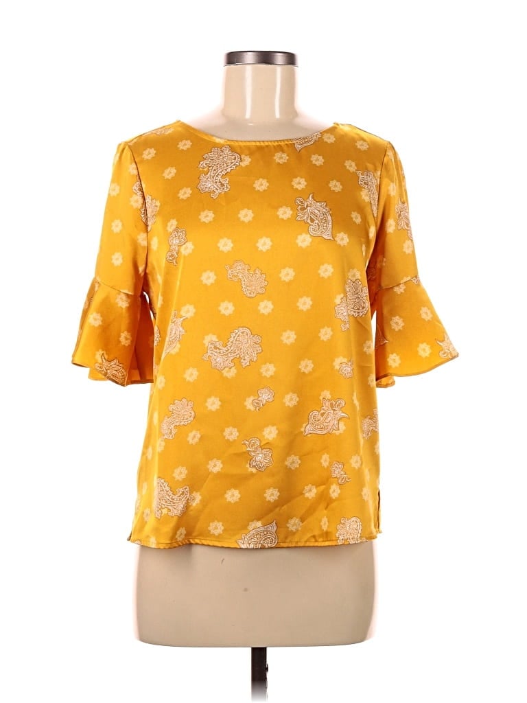 Pre-owned Vince Camuto Short Sleeve Blouse In Yellow
