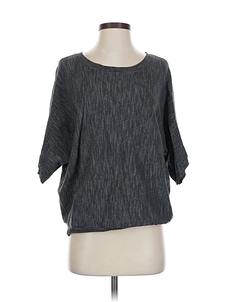 Click to view more detailed imagery on our partner's website Pre-owned Dkny Jeans 3/4 Sleeve T-shirt In Gray