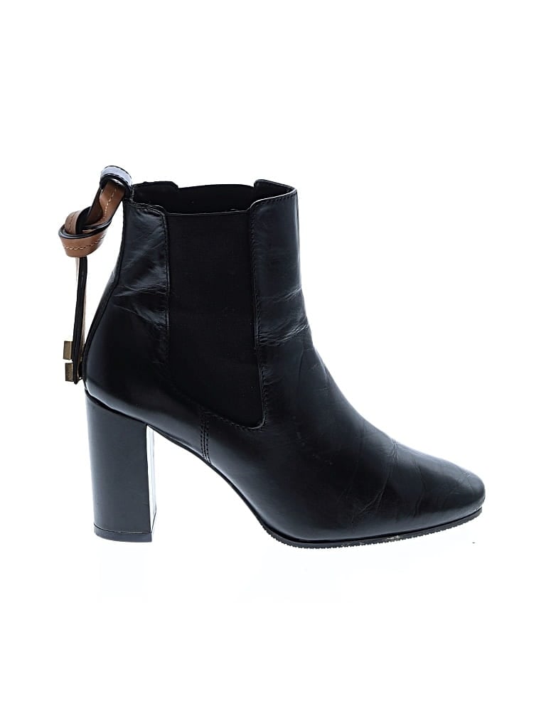 Pre-owned Stuart Weitzman Boots In Black