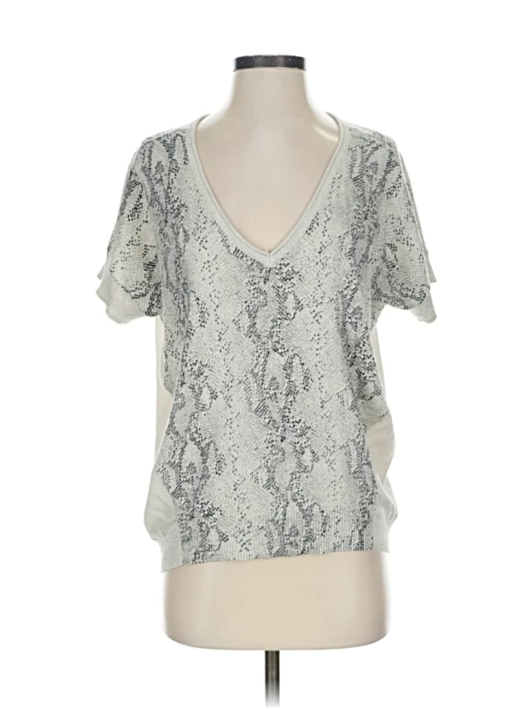 Click to view more detailed imagery on our partner's website Pre-owned Dkny Jeans Cardigan Sweater In Silver