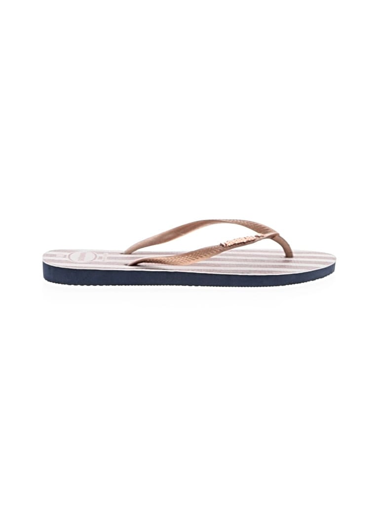 HAVAIANAS Pre-owned Flip Flops In Gold
