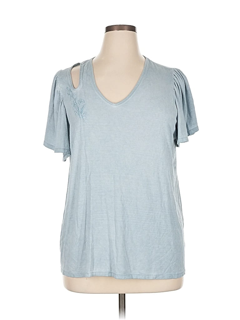 Click to view more detailed imagery on our partner's website Pre-owned Cupio Short Sleeve Top Blue Cold Shoulder Neckline Tops