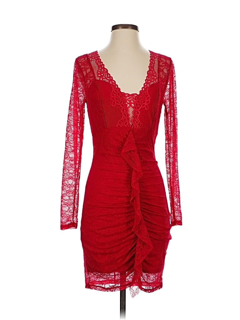 Click to view more detailed imagery on our partner's website Pre-owned Guess Cocktail Dress In Red