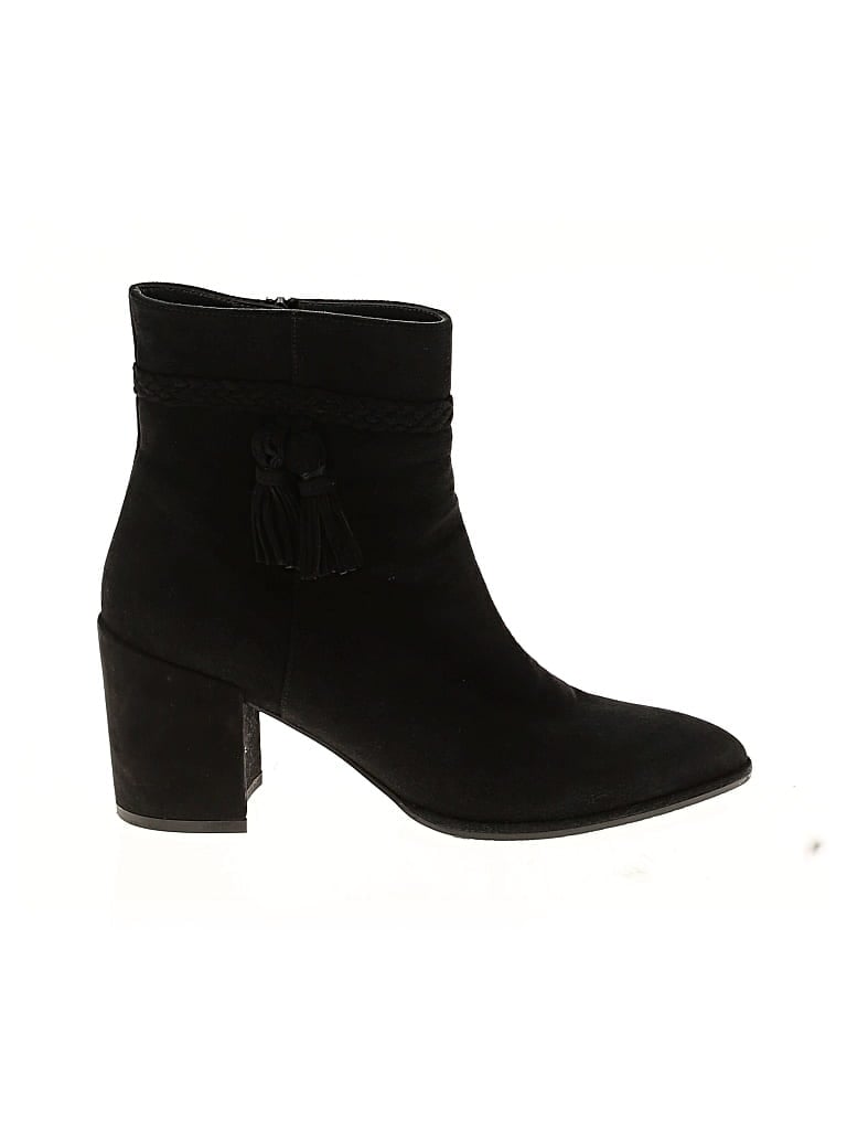 Pre-owned Stuart Weitzman Boots In Black