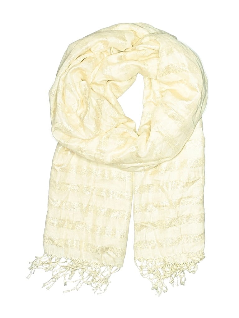 Click to view more detailed imagery on our partner's website Pre-owned Unbranded Scarf In White