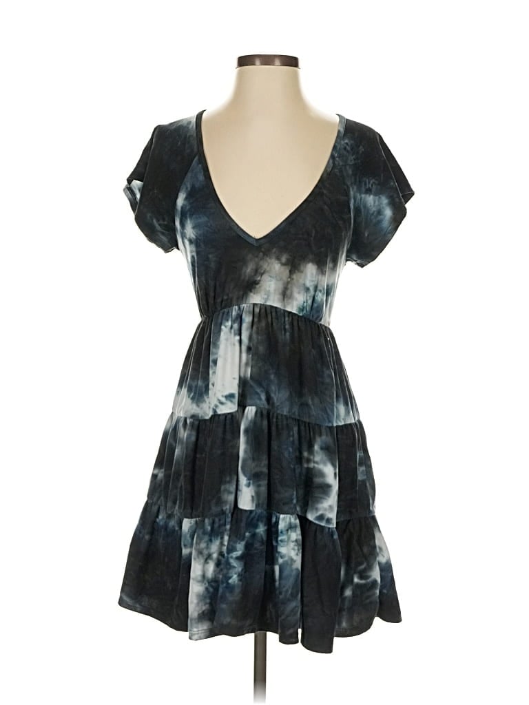 Pre-owned Urban Outfitters Casual Dress In Blue