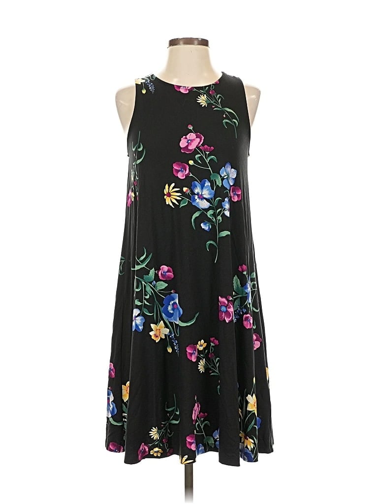 Click to view more detailed imagery on our partner's website Pre-owned Old Navy Casual Dress In Black