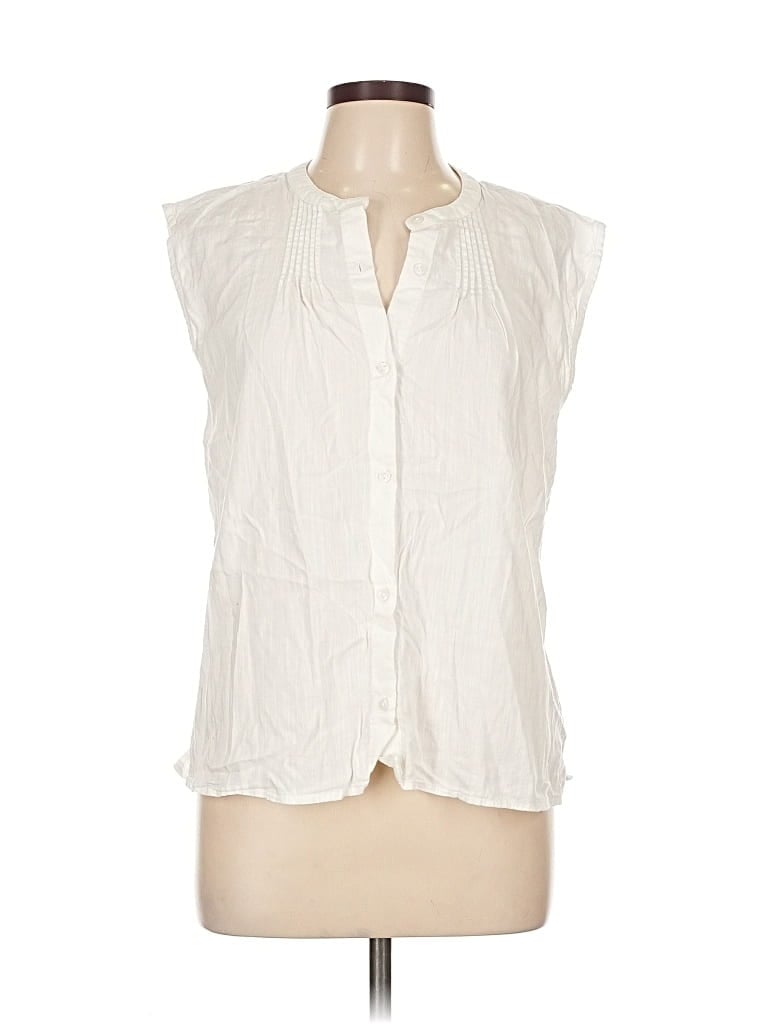 Click to view more detailed imagery on our partner's website Pre-owned Old Navy Sleeveless Button Down Shirt In White