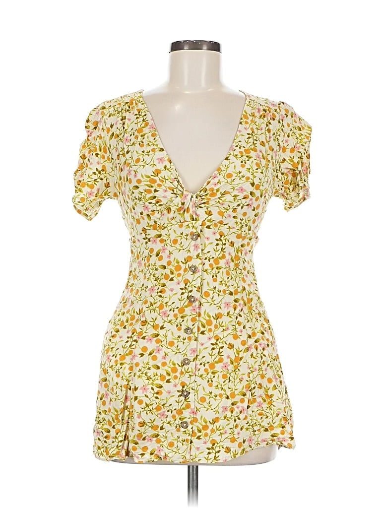 Pre-owned Urban Outfitters Casual Dress In Yellow