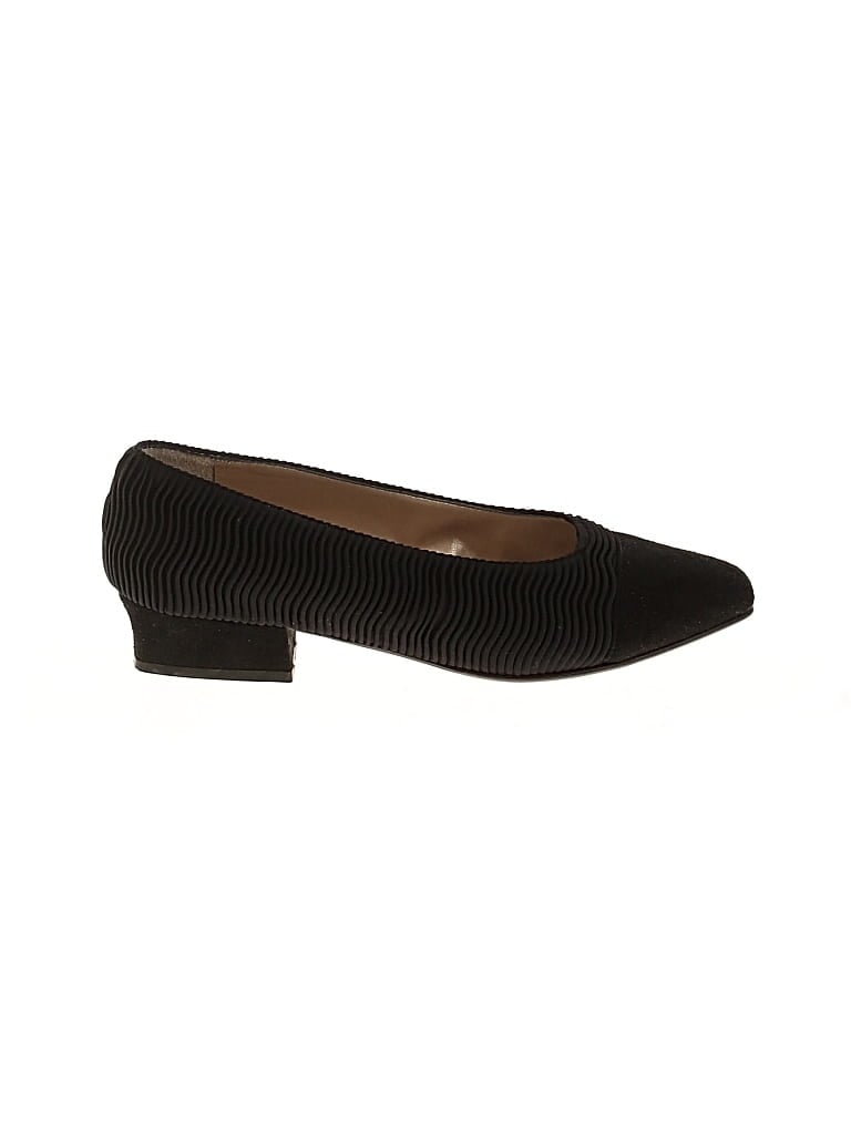 Pre-owned Vaneli Flats In Black