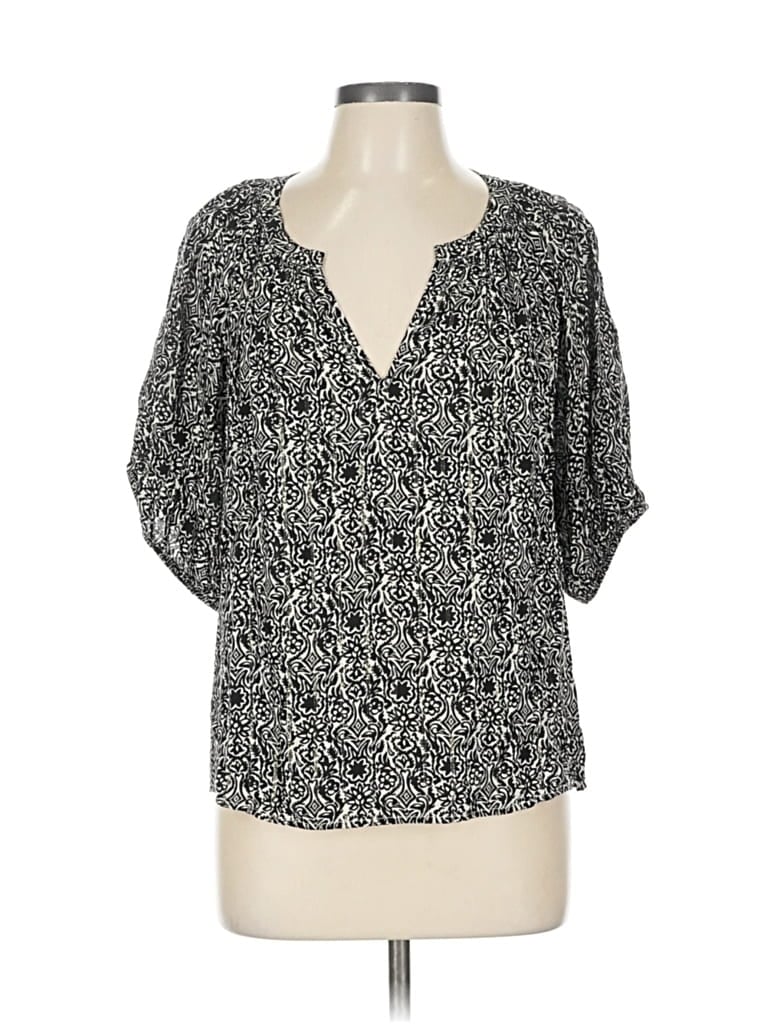 Click to view more detailed imagery on our partner's website Pre-owned Gap Short Sleeve Blouse In Black