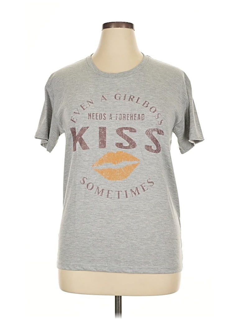 2 To 5 Designs Short Sleeve T-shirt In Gray