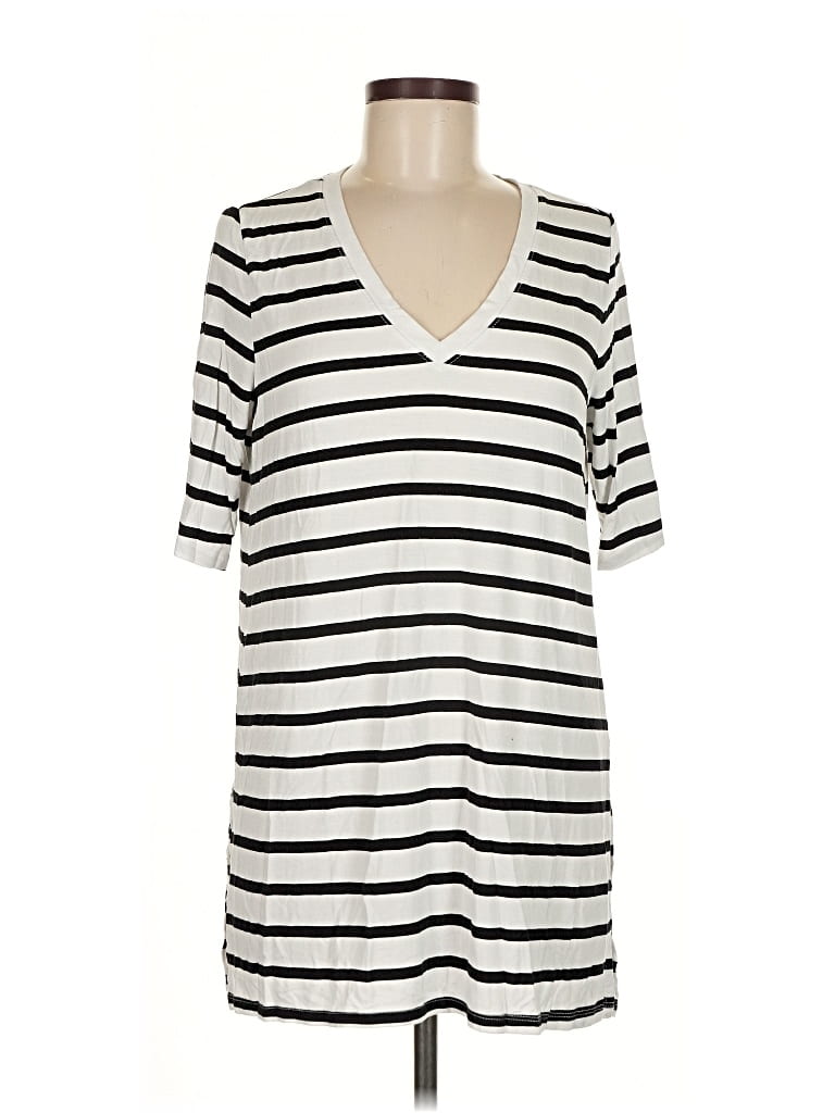 Pre-owned Torrid Short Sleeve T-shirt In White