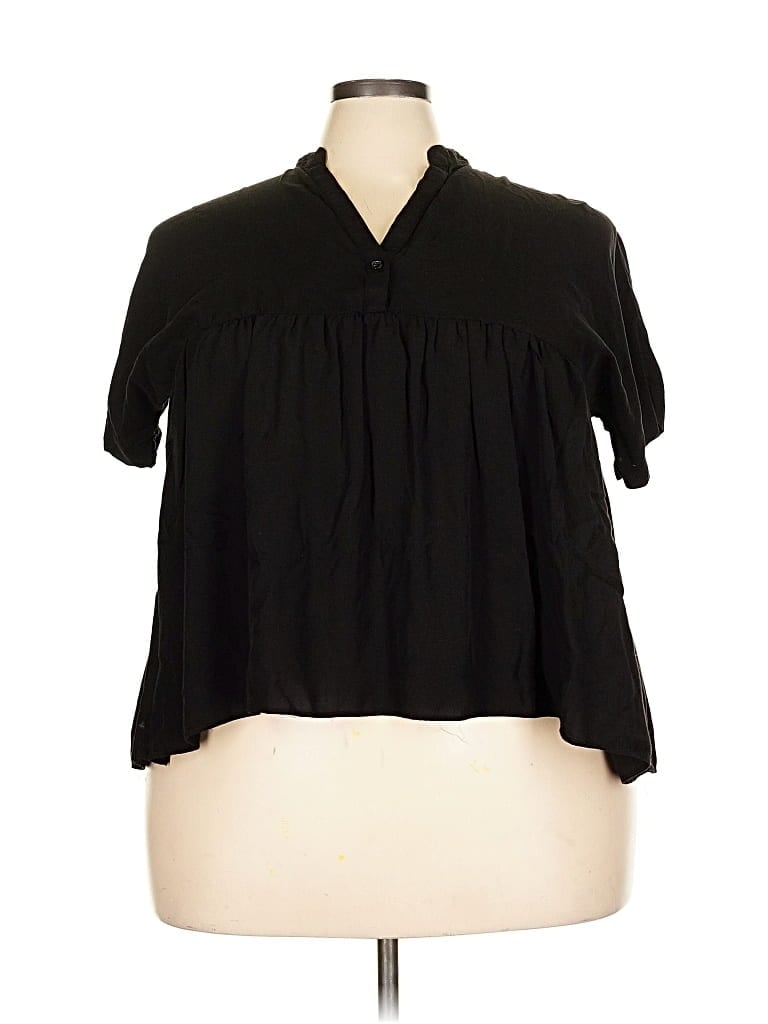 Click to view more detailed imagery on our partner's website Pre-owned Day + Moon Short Sleeve Blouse In Black