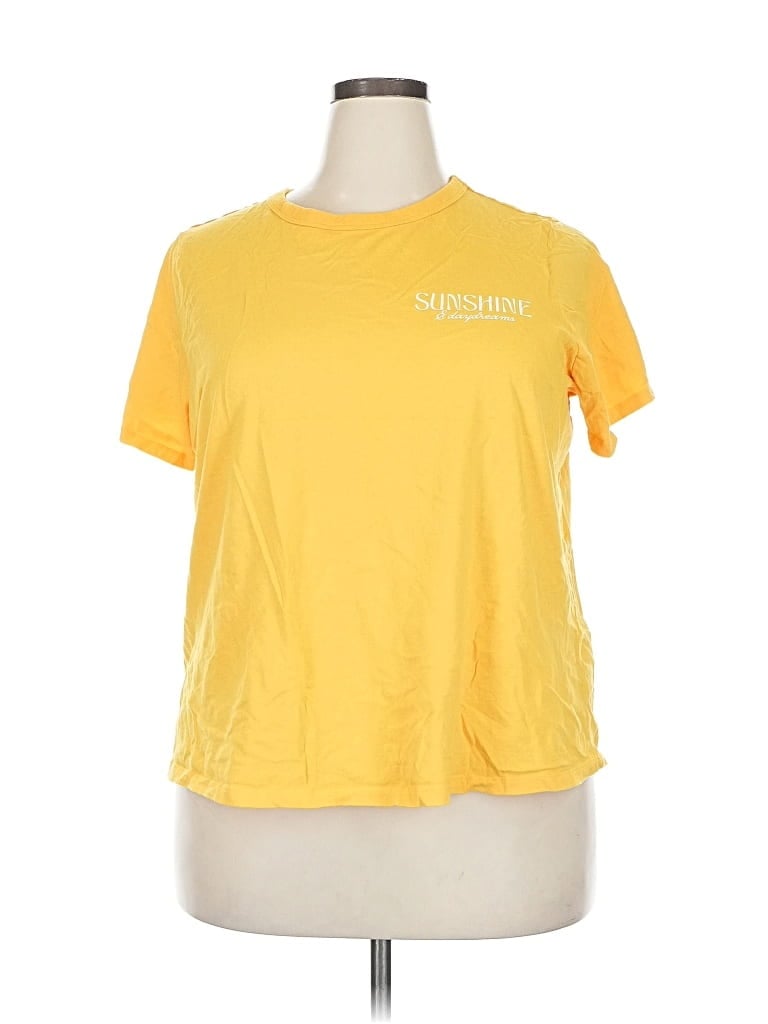 Pre-owned Old Navy Short Sleeve T-shirt In Yellow