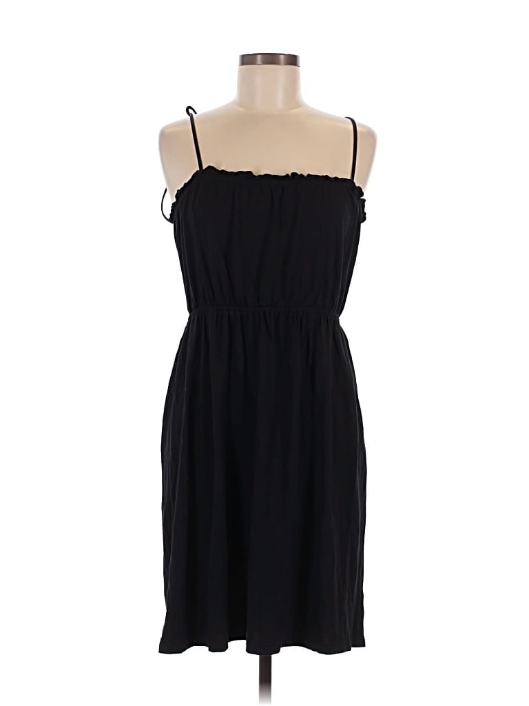 Click to view more detailed imagery on our partner's website Pre-owned Old Navy Casual Dress In Black