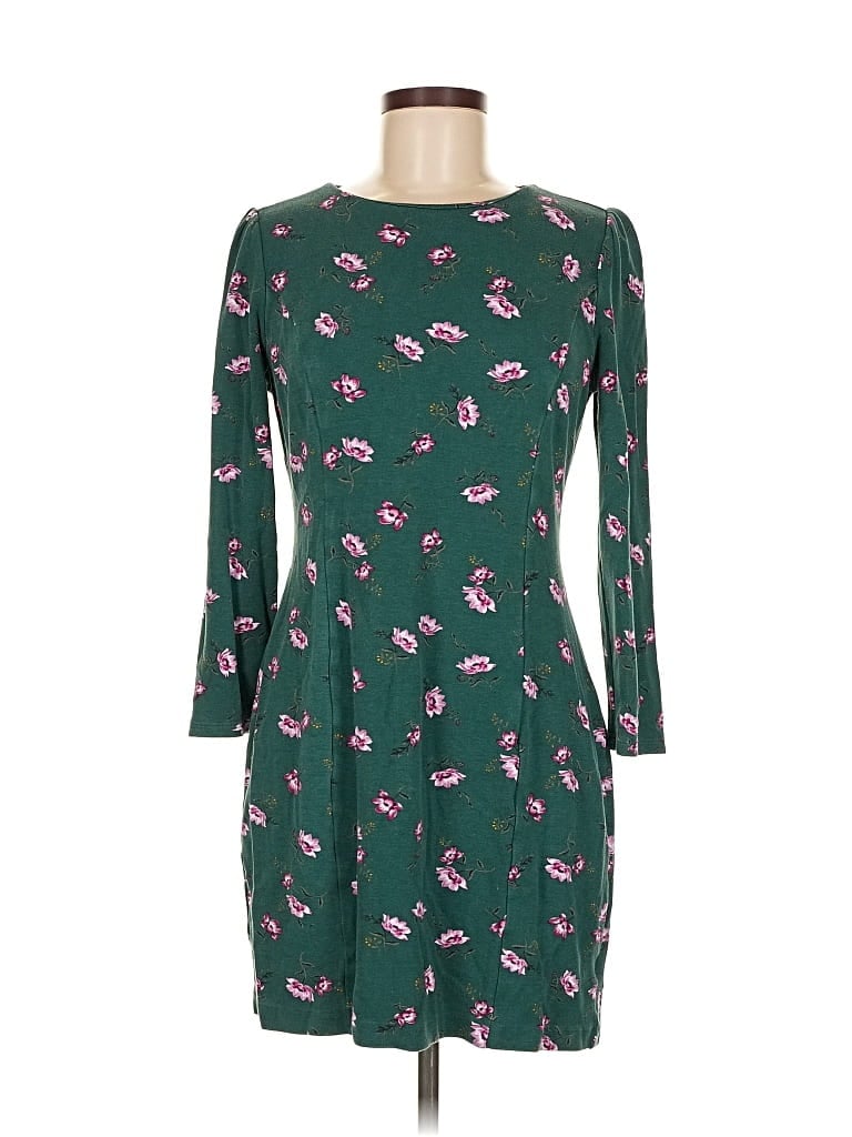Click to view more detailed imagery on our partner's website Pre-owned Old Navy Casual Dress In Green