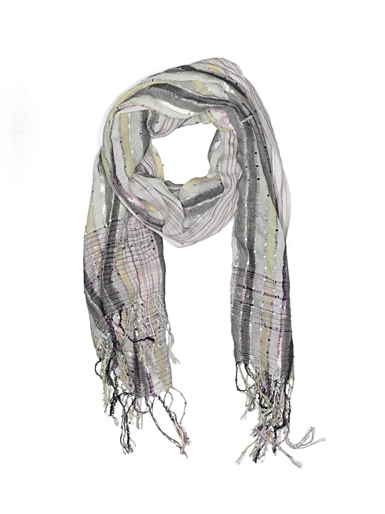 Click to view more detailed imagery on our partner's website Pre-owned Unbranded Scarf In Gray