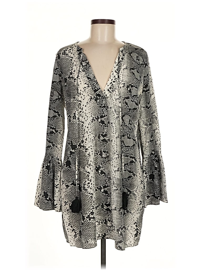 Pre-owned Elizabeth And James Kimono In Silver