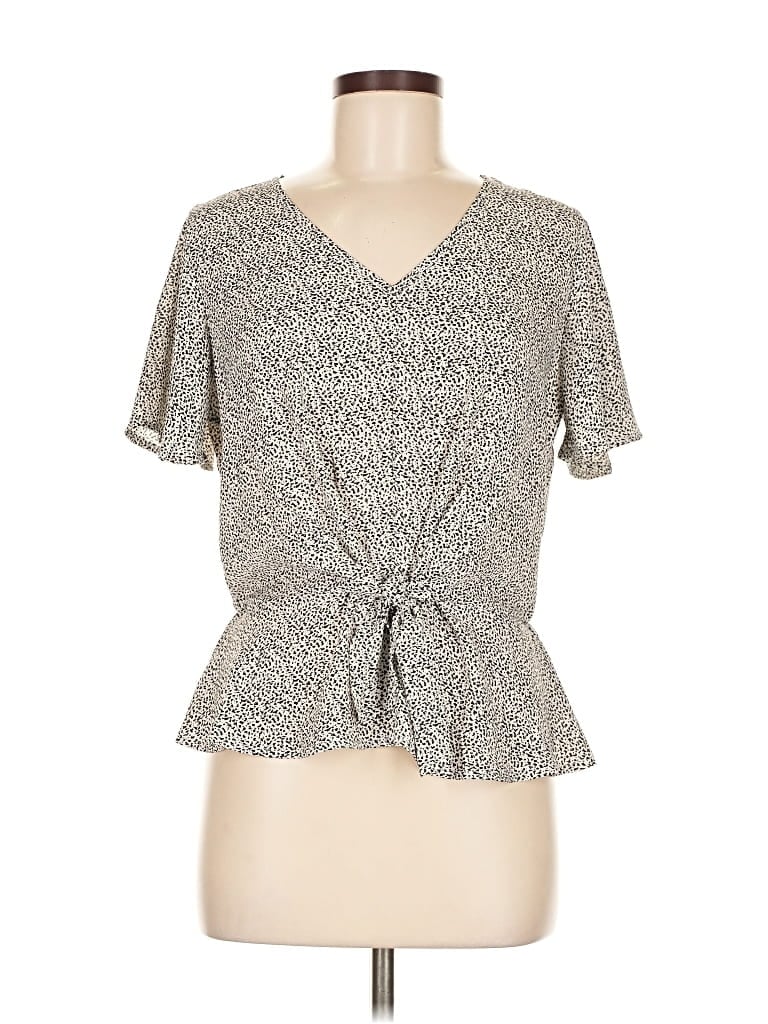 Pre-owned Sienna Sky Short Sleeve Blouse In Gray