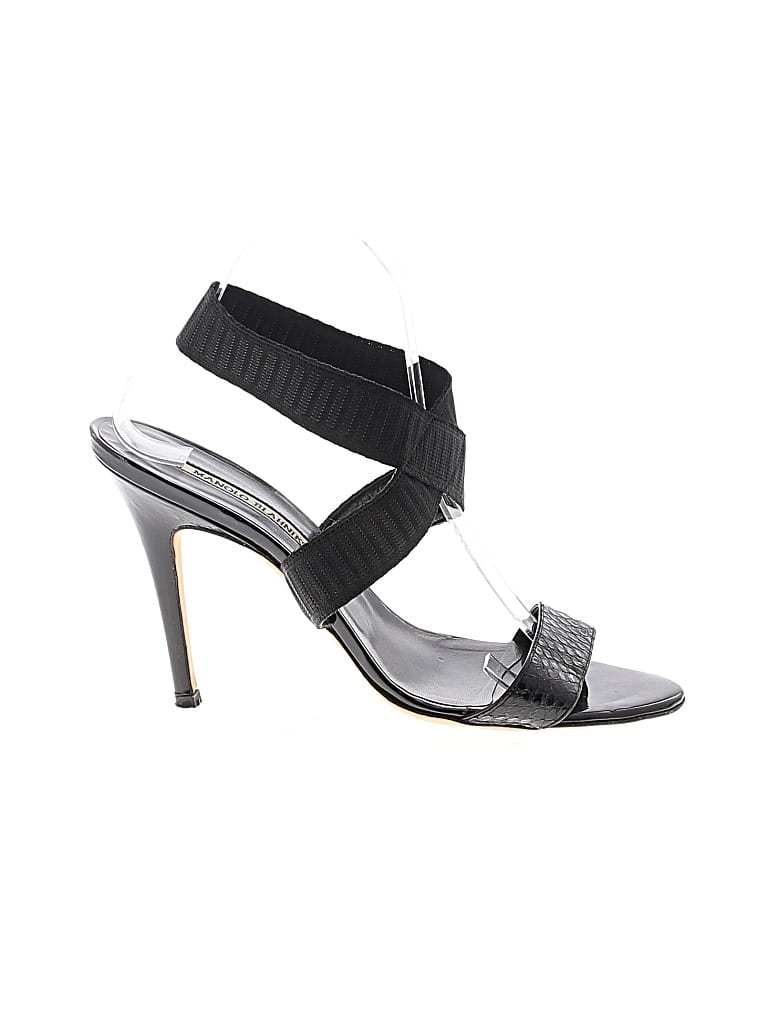 Click to view more detailed imagery on our partner's website Pre-owned Manolo Blahnik Heels In Black