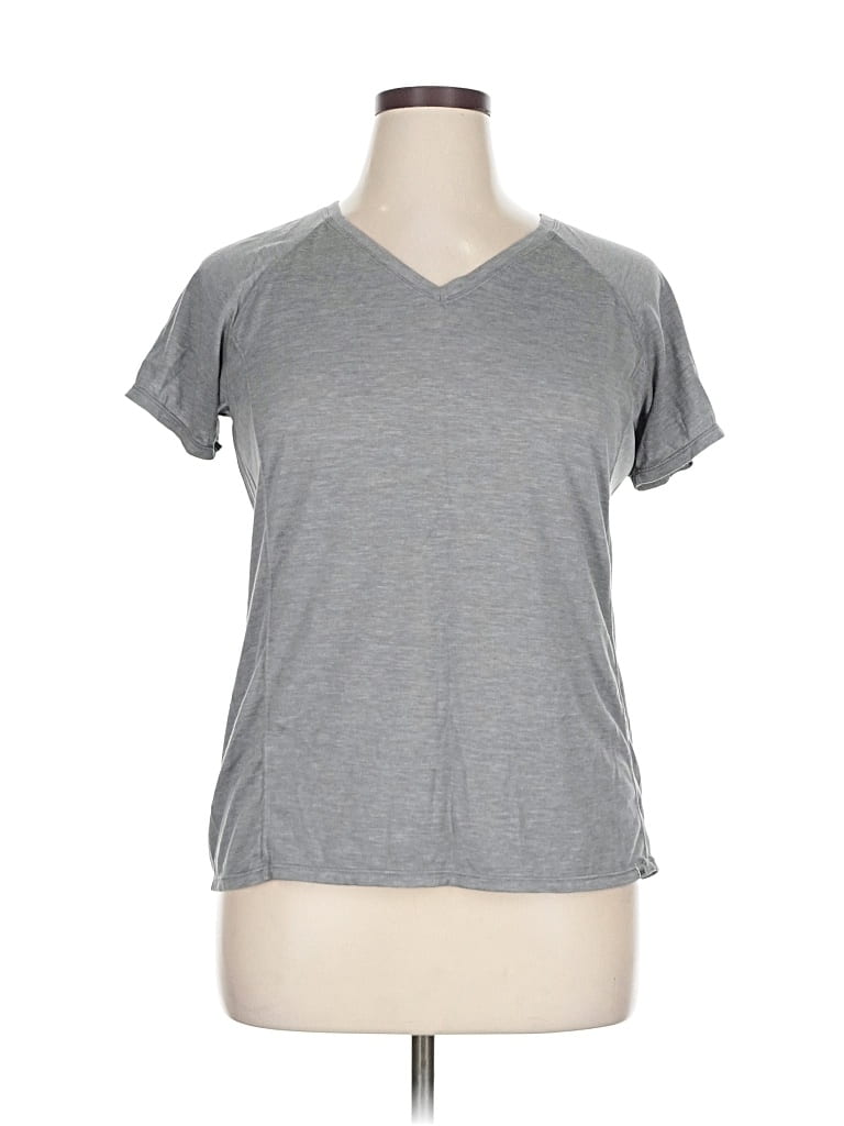 Pre-owned Rei Short Sleeve T-shirt In Gray