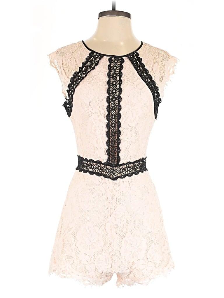 Pre-owned Bebe Romper In White