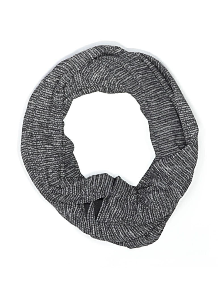 Pre-owned Lululemon Athletica Scarf In Gray
