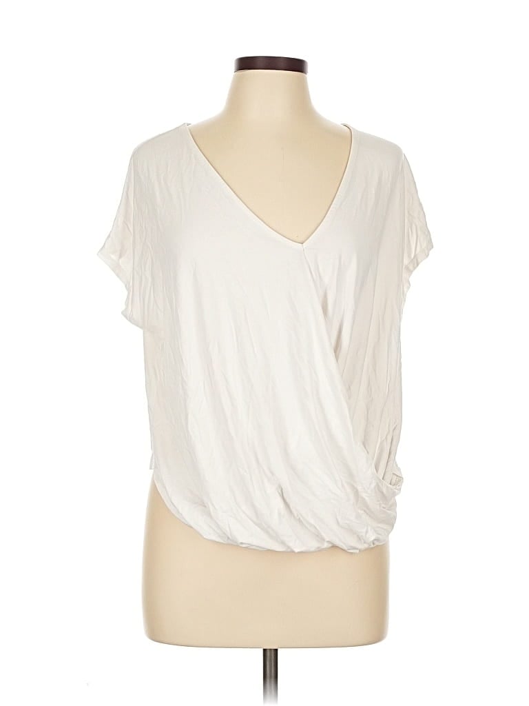Pre-owned Torrid Short Sleeve T-shirt In White