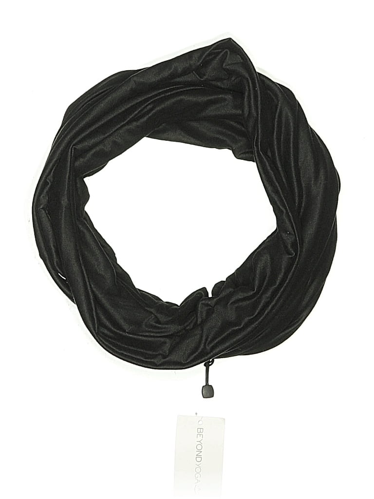 Beyond Yoga Scarf In Black