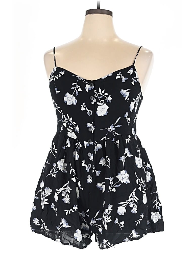 Pre-owned Urban Outfitters Romper In Black