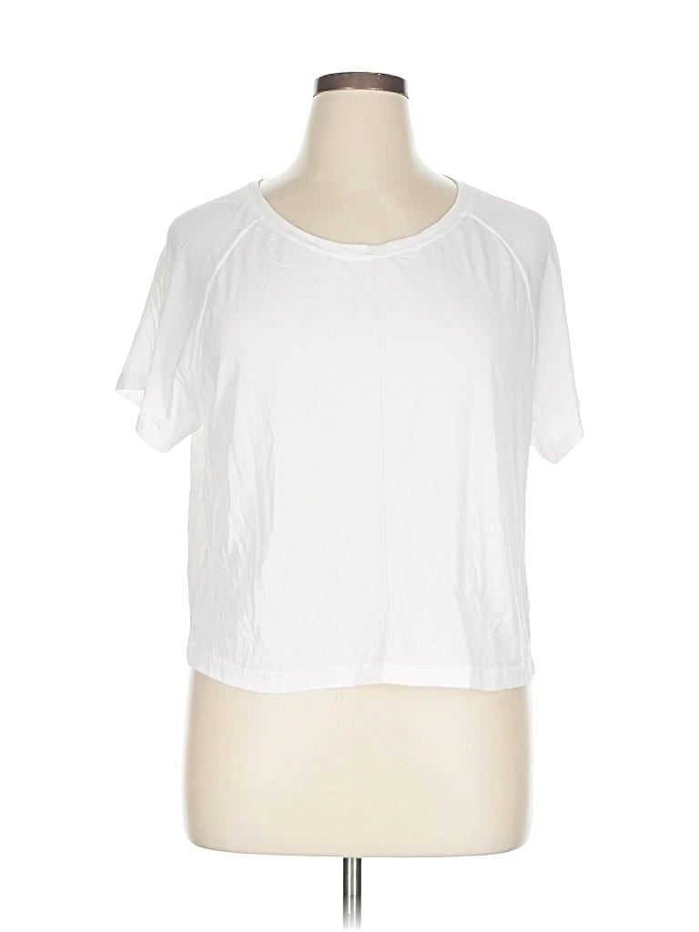 Pre-owned All In Motion Short Sleeve T-shirt In White