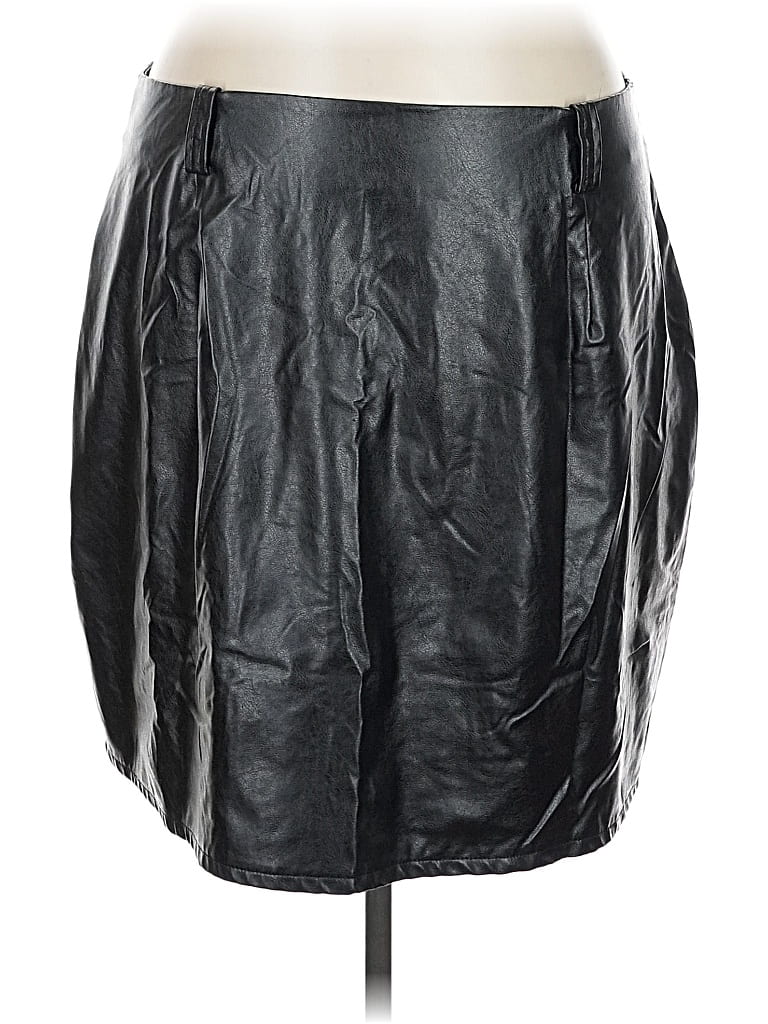 Pre-owned Shein Curve Faux Leather Skirt In Black