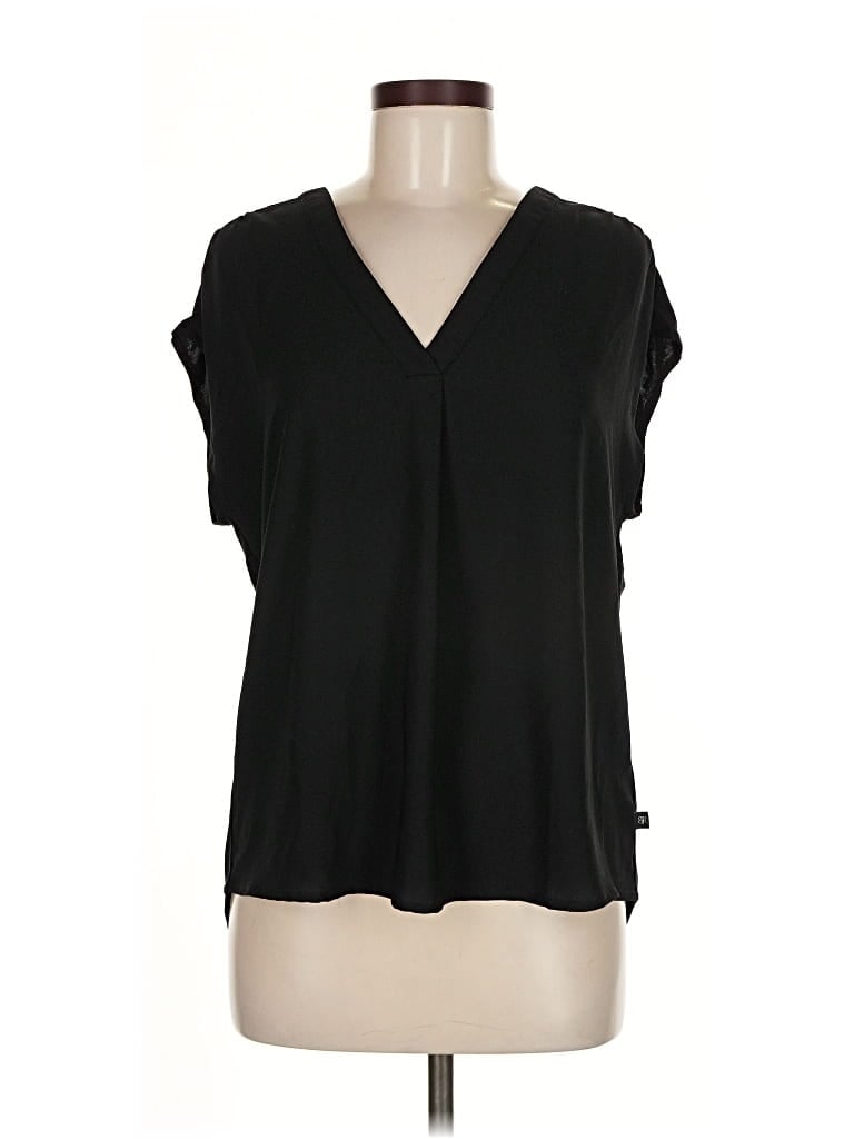 Click to view more detailed imagery on our partner's website Pre-owned Banana Republic Short Sleeve Blouse In Black