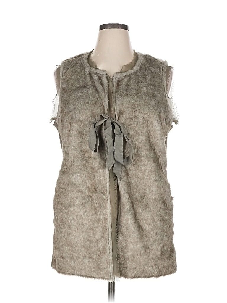 Pre-owned Simply Vera Vera Wang Faux Fur Vest In Gray