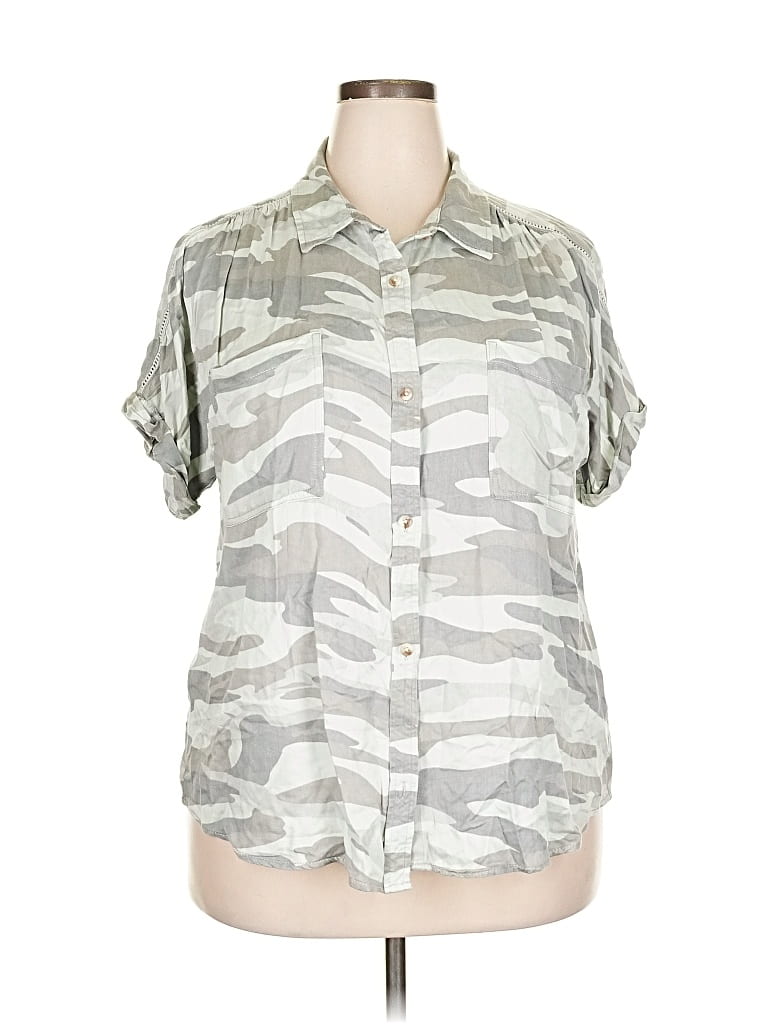 Pre-owned Maurices Short Sleeve Blouse In Silver