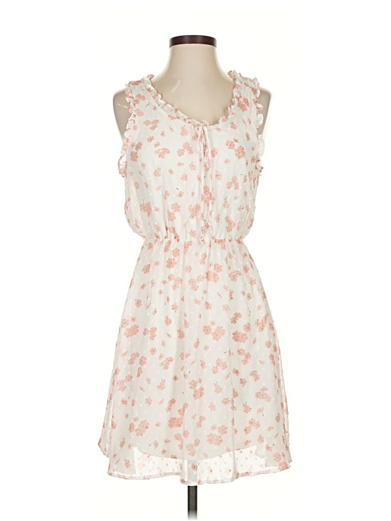 Pre-owned Sienna Sky Casual Dress In White