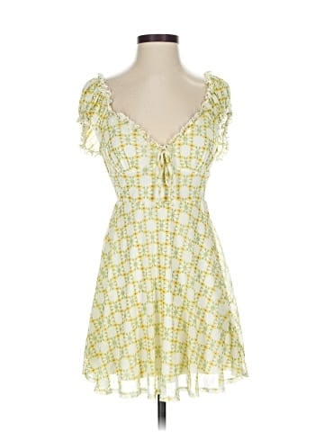 Urban Outfitters Casual Dress (view 1)