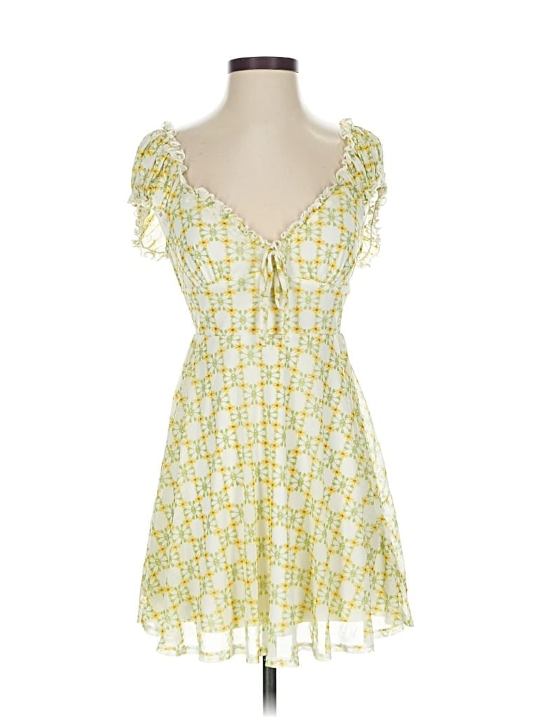 Pre-owned Urban Outfitters Casual Dress In Yellow