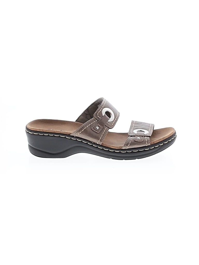 Pre-owned Clarks Sandals In Brown