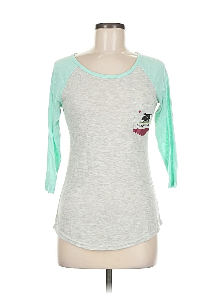 Click to view more detailed imagery on our partner's website Pre-owned Reflex 3/4 Sleeve T-shirt In Gray