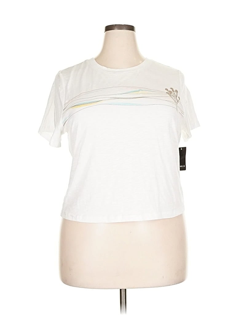 Pre-owned Torrid Short Sleeve T-shirt In White