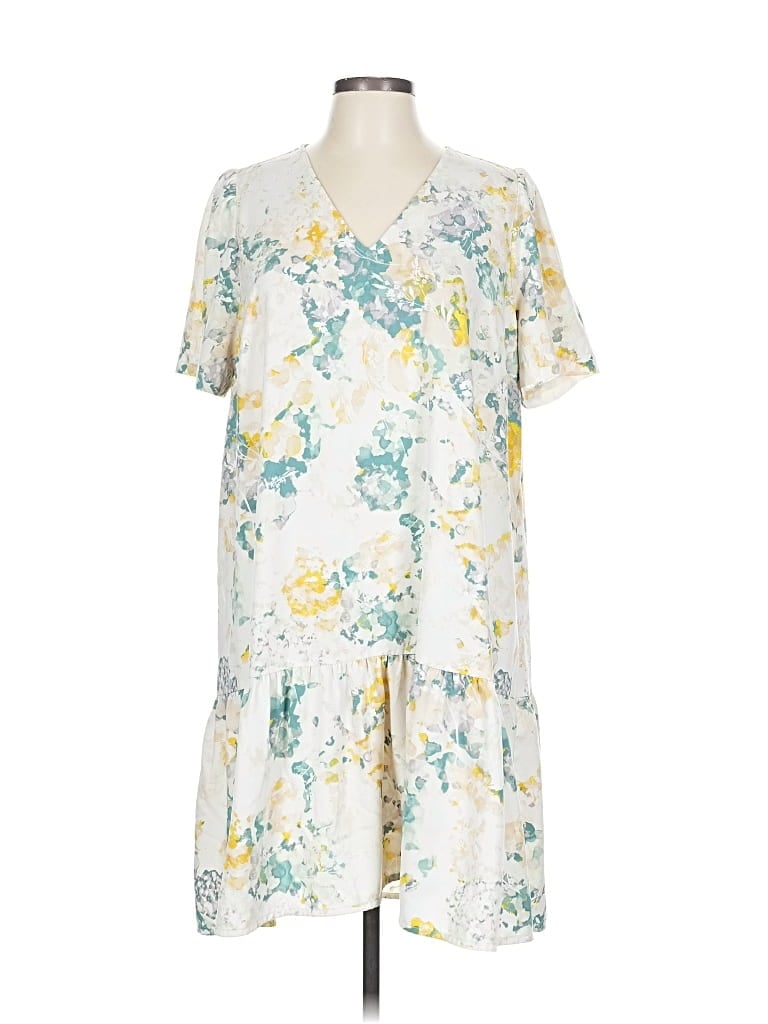 Click to view more detailed imagery on our partner's website Pre-owned A New Day Casual Dress In White