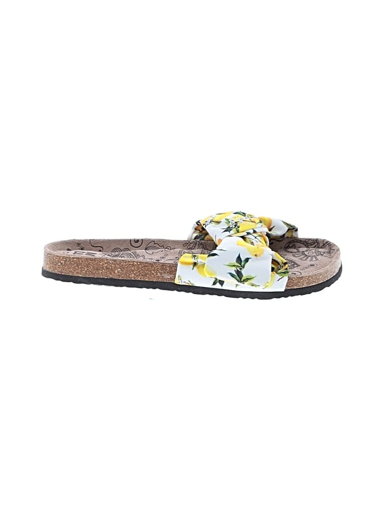 Pre-owned Muk Luks Sandals In Yellow