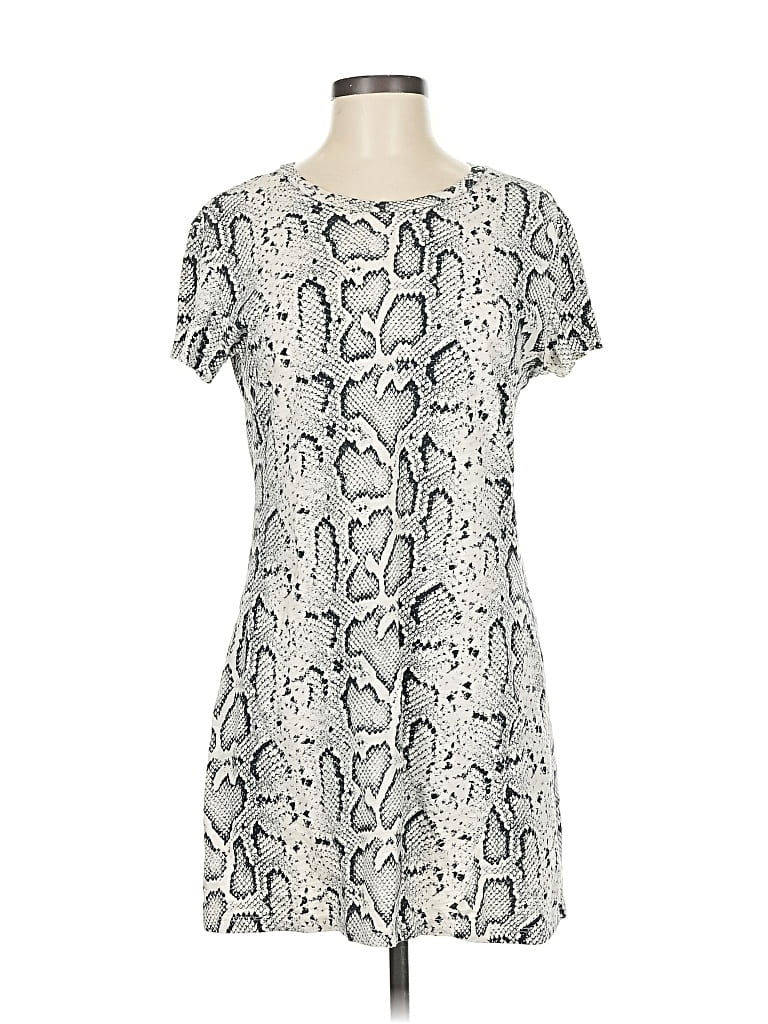 PAM & GELA Pre-owned Short Sleeve Top Silver Keyhole Neckline Tops