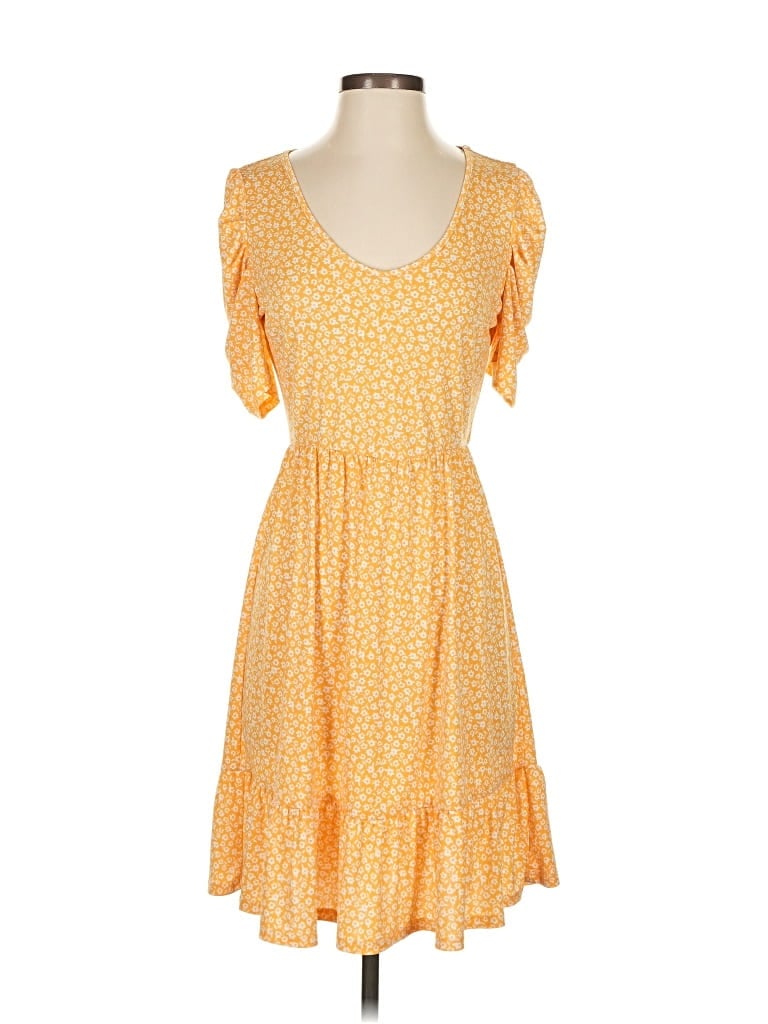 Pre-owned Kaileigh Casual Dress In Yellow